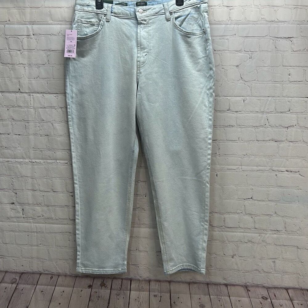 Wild fable super high-rise tapered jeans Women’s ￼ distressed Jeans Size 16 NWT